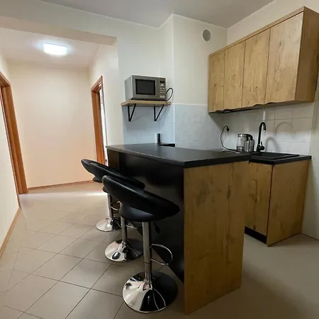 Adania 1 * 格里兹鲍