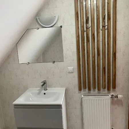 Adania 1 * 格里兹鲍