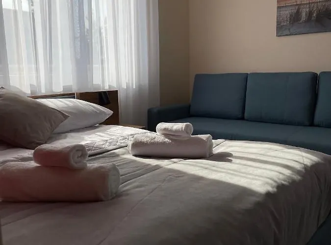 Adania 1 ホームステイ *