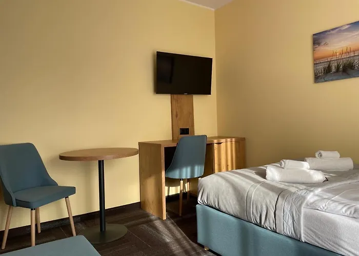 Adania 1 ホームステイ グジボボ