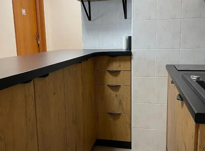 Adania 1 ホームステイ *