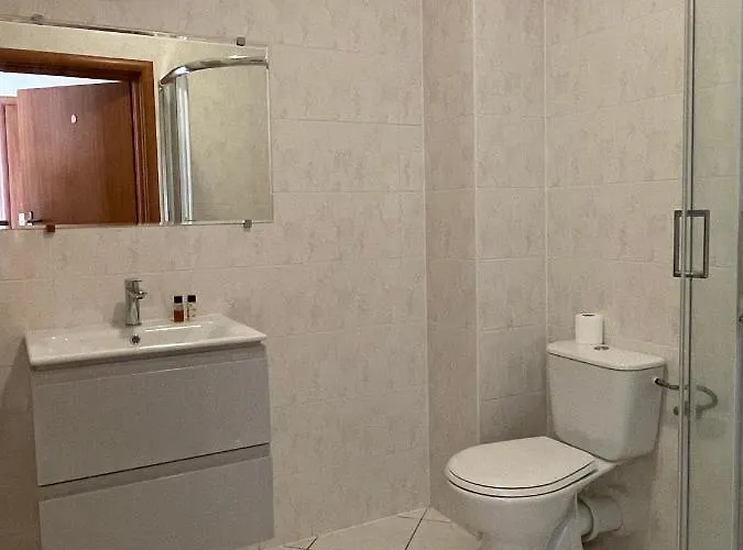 ホームステイ Adania 1 グジボボ