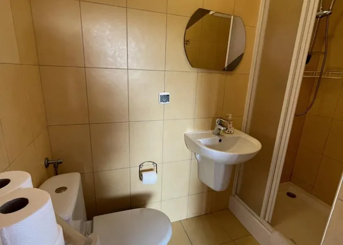 Adania 1 ホームステイ *